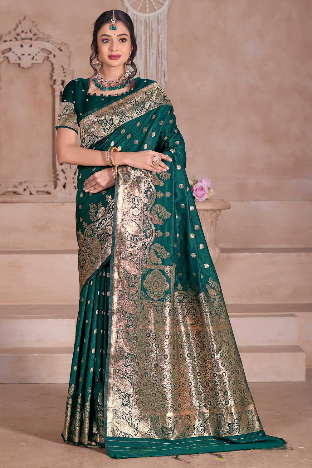 Trendy Art Silk Fabric Green Color Weaving Banarasi Jari Saree