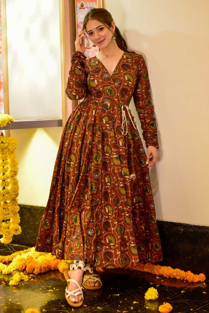 Rust Color Cotton Fabric Tempting Readymade Kurti With Bottom