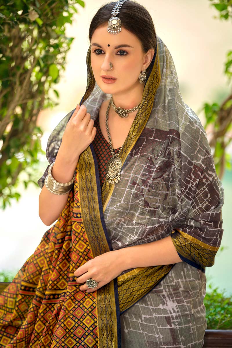 Grey Color Cotton Fabric Daily Wear Saree With Fascinating Printed Work