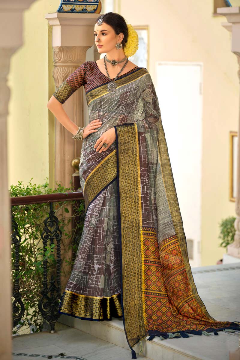 Grey Color Cotton Fabric Daily Wear Saree With Fascinating Printed Work