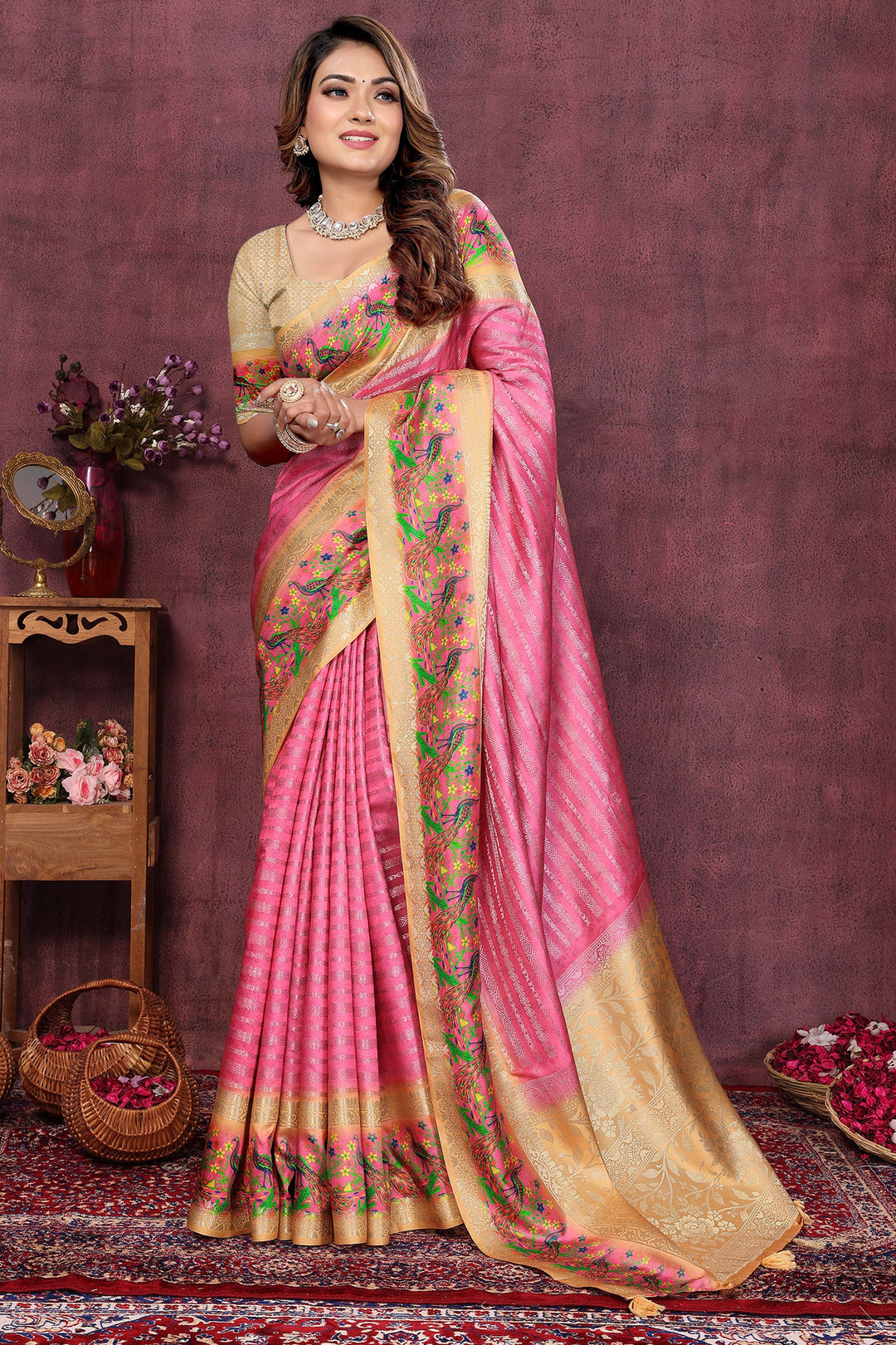 Weaving Work On Awesome Jacquard Fabric Saree In Pink Color