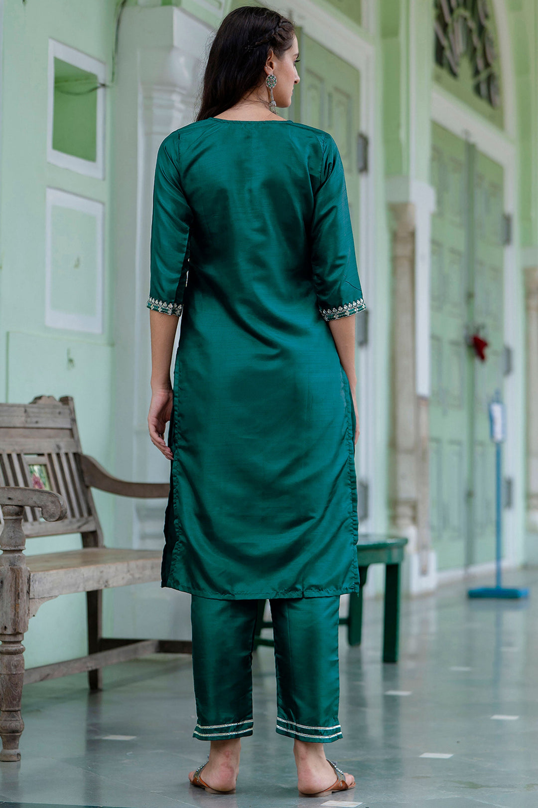 Green Color Silk Fabric Engaging Readymade Salwar Suit