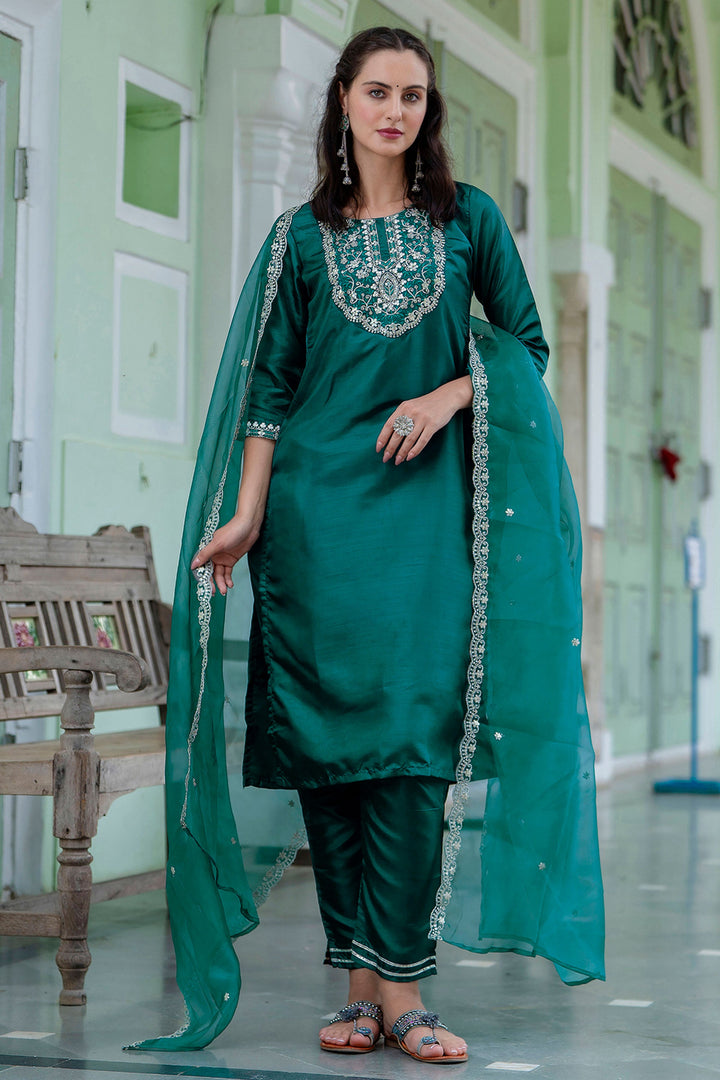 Green Color Silk Fabric Engaging Readymade Salwar Suit