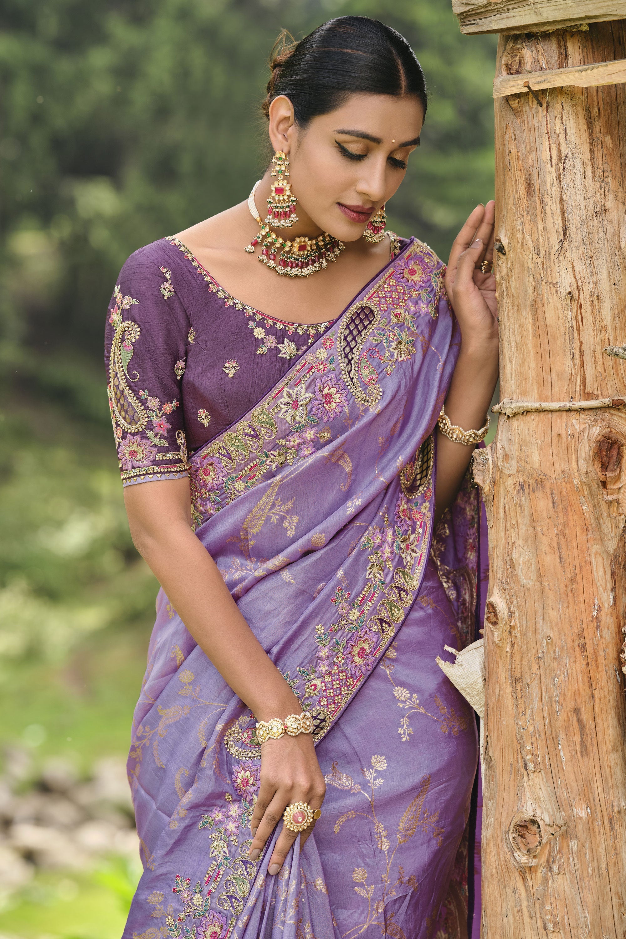 Vaishnavi Andhale Lavender Color Glorious Wedding Wear Dola Silk Saree With Border Work