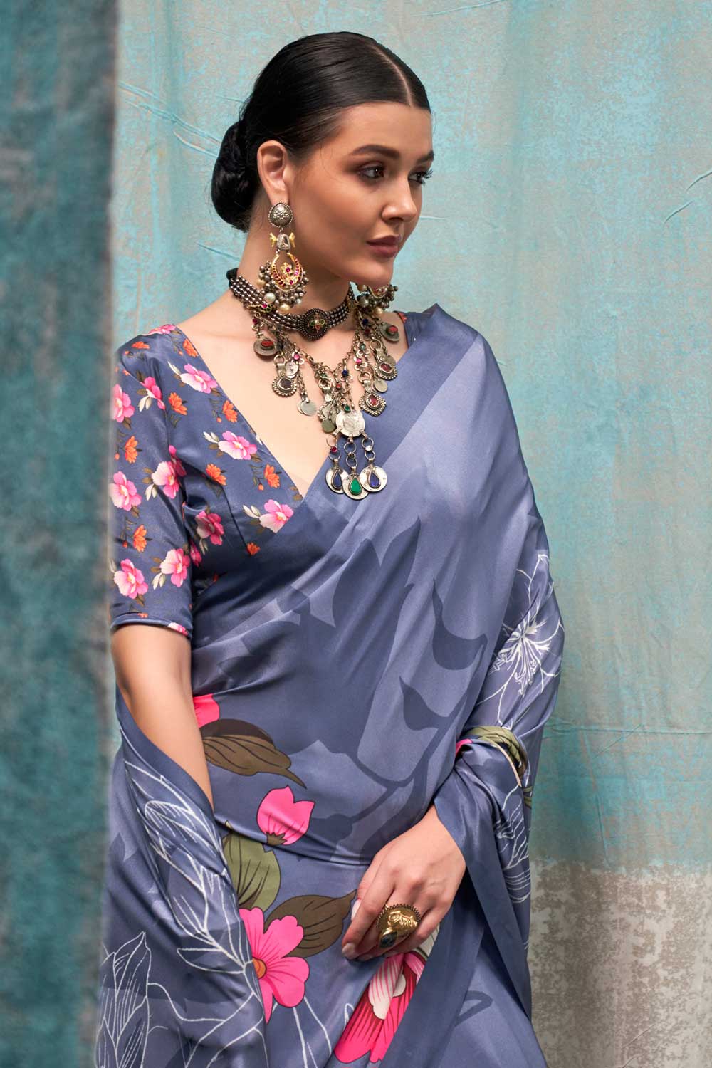 Attractive Printed Crepe Fabric Saree In Dark Grey Color