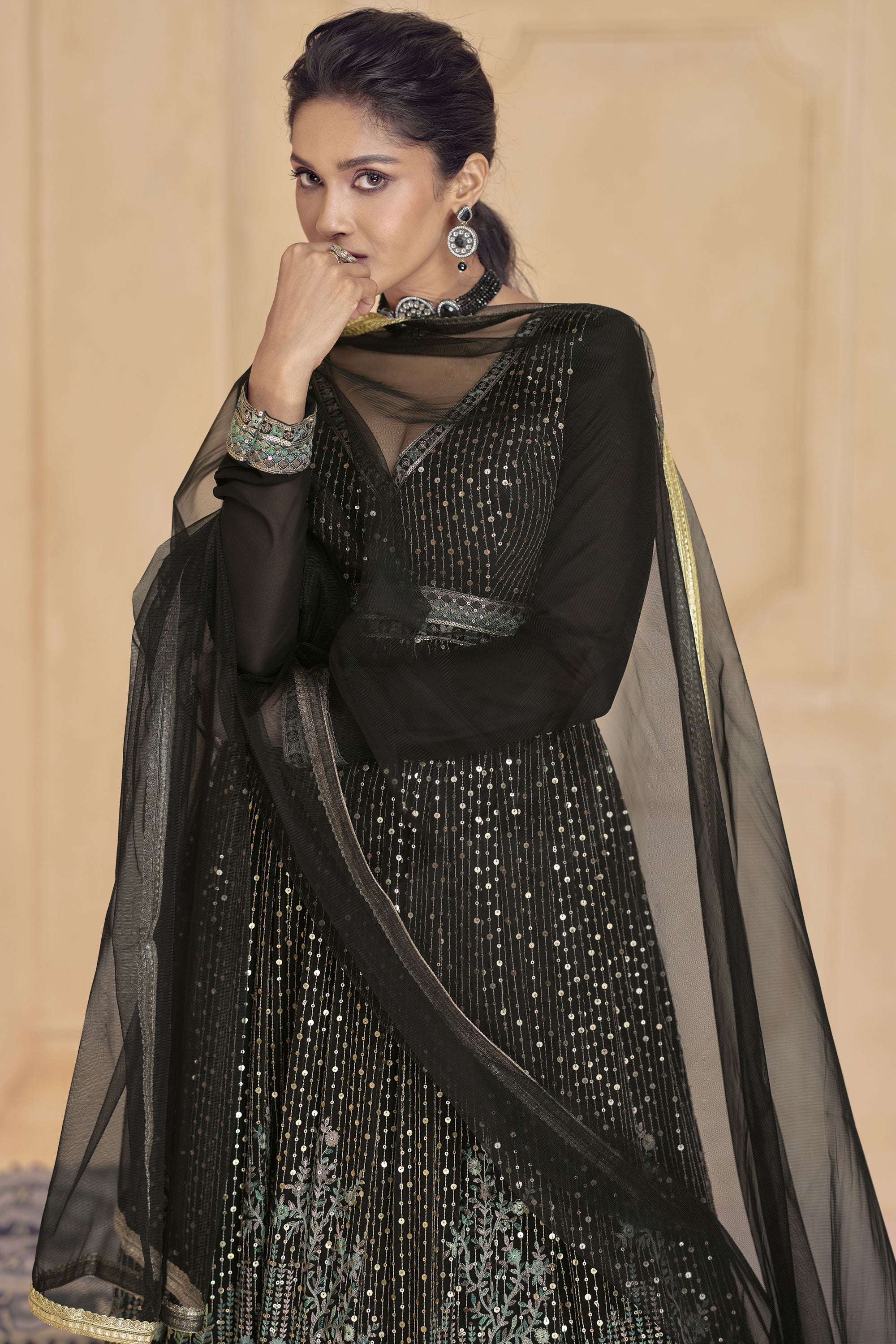 Sushrii Mishraa Exclusive Black Color Readymade Gown With Dupatta In Georgette Fabric