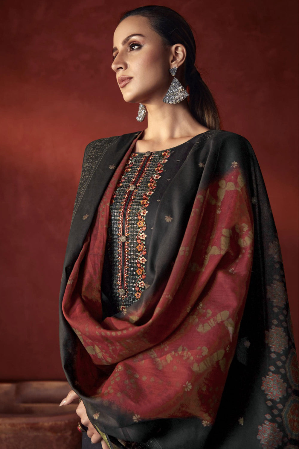 Embroidered Black Color Fabulous Salwar Suit In Viscose Fabric | Buy Online India