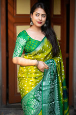 Load image into Gallery viewer, Blazing Green Color Bandhani Style Printed Art Silk Saree
