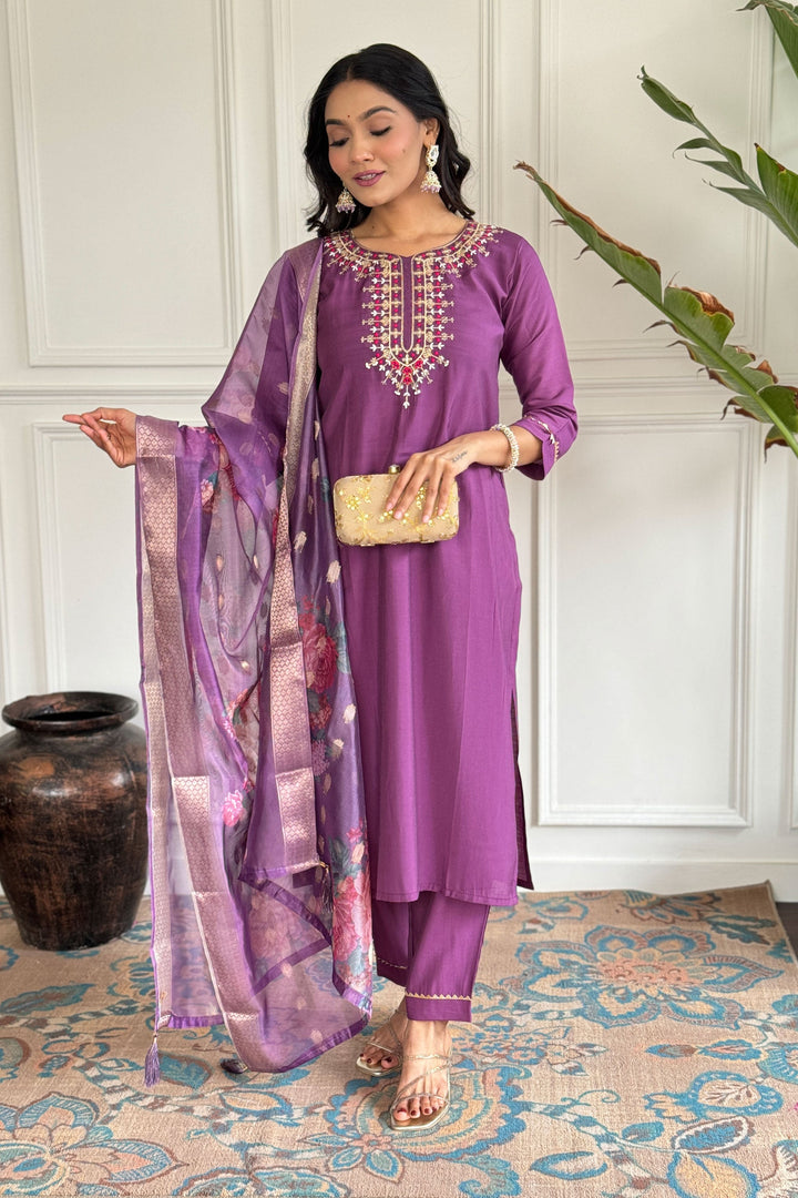 Lavender Color Sober Readymade Dress In Viscose Fabric