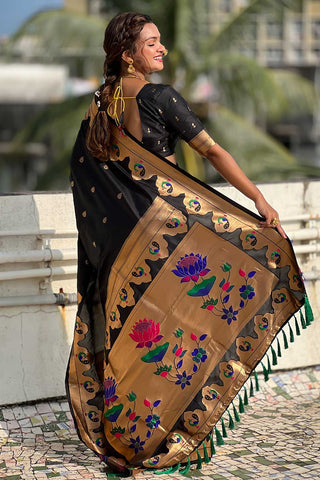 Black Color Glorious Paithani Silk Saree With Weaving Work