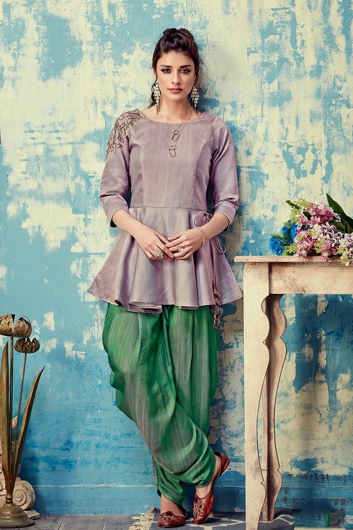 Lavender Color Embroidered Work On Daily Wear Mesmeric Kurti With Bottom In Art Silk Fabric
