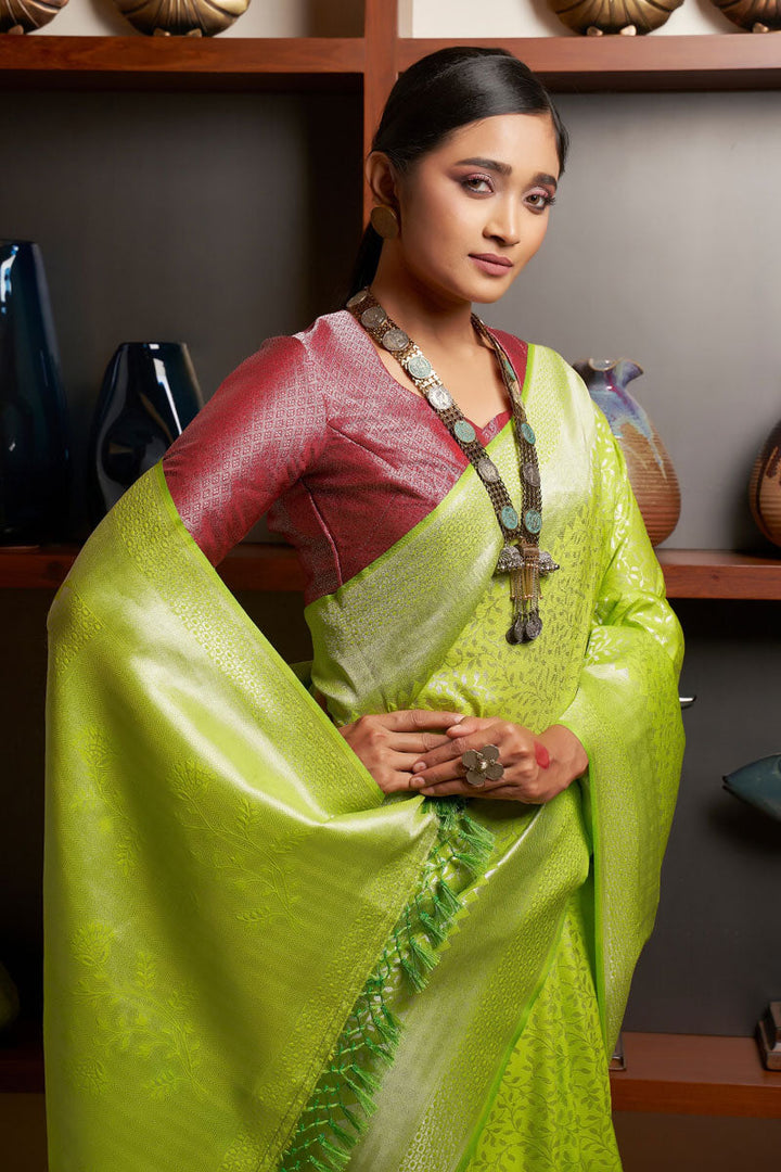Awesome Weaving Work On Kanjivaram Silk Green Saree