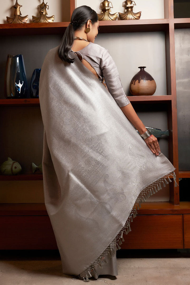 Engaging Grey Kanjivaram Silk Saree With Weaving Work