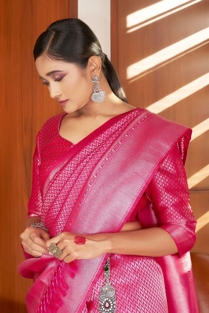 Weaving Work On Rani Gorgeous Saree In Kanjivaram Silk