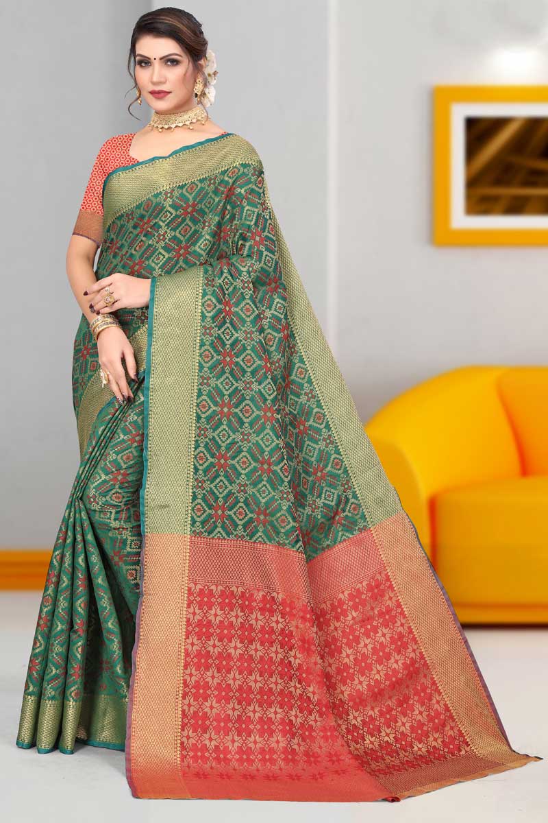 Engaging Green Color Art Silk Fabric Weaving Work Saree