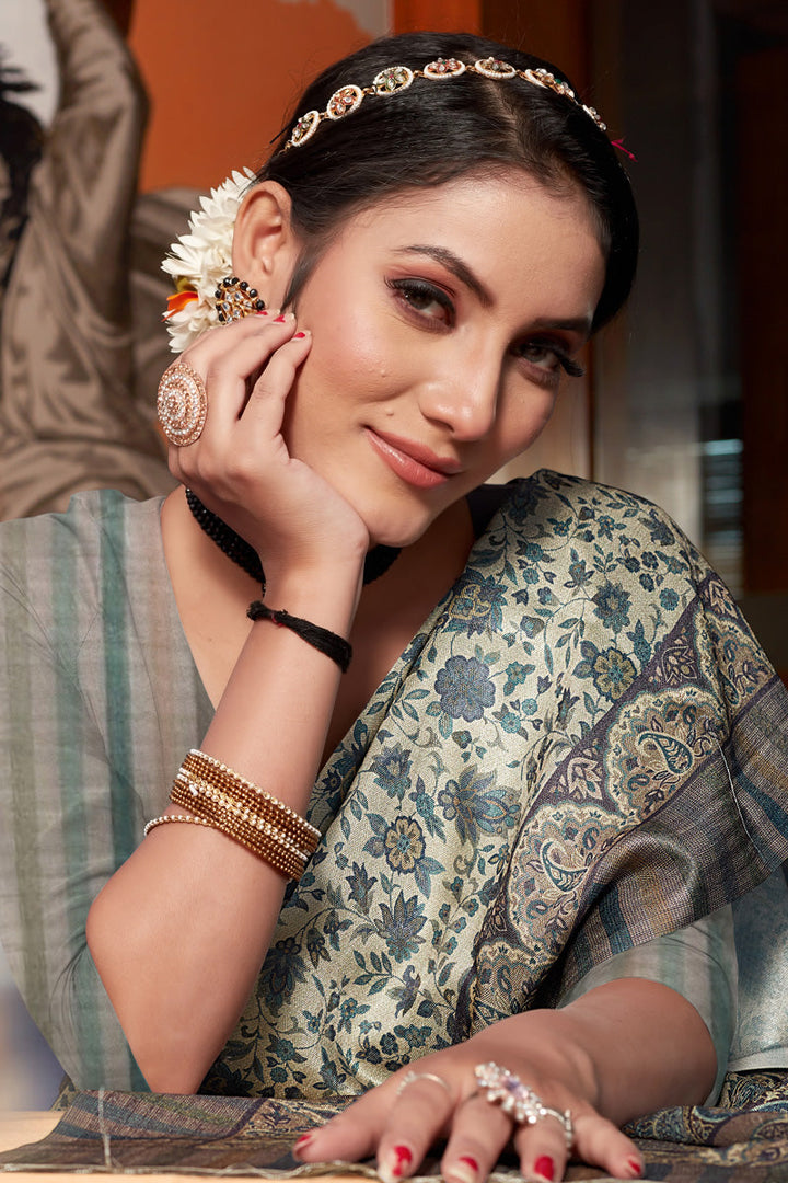Pashmina Fabric Off White Color Splendid Saree With Digital Printed Work