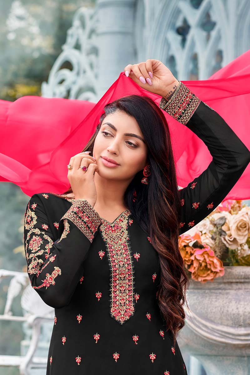 Splendid Georgette Fabric Black Color Party Wear Salwar Suit With Embroidered Work