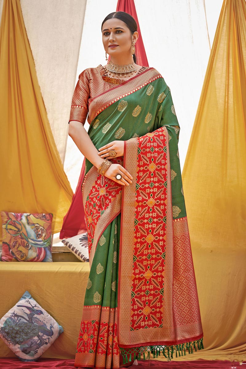 Captivating Banarasi Style Art Silk Fabric Green Color Function Wear Saree With Weaving Work