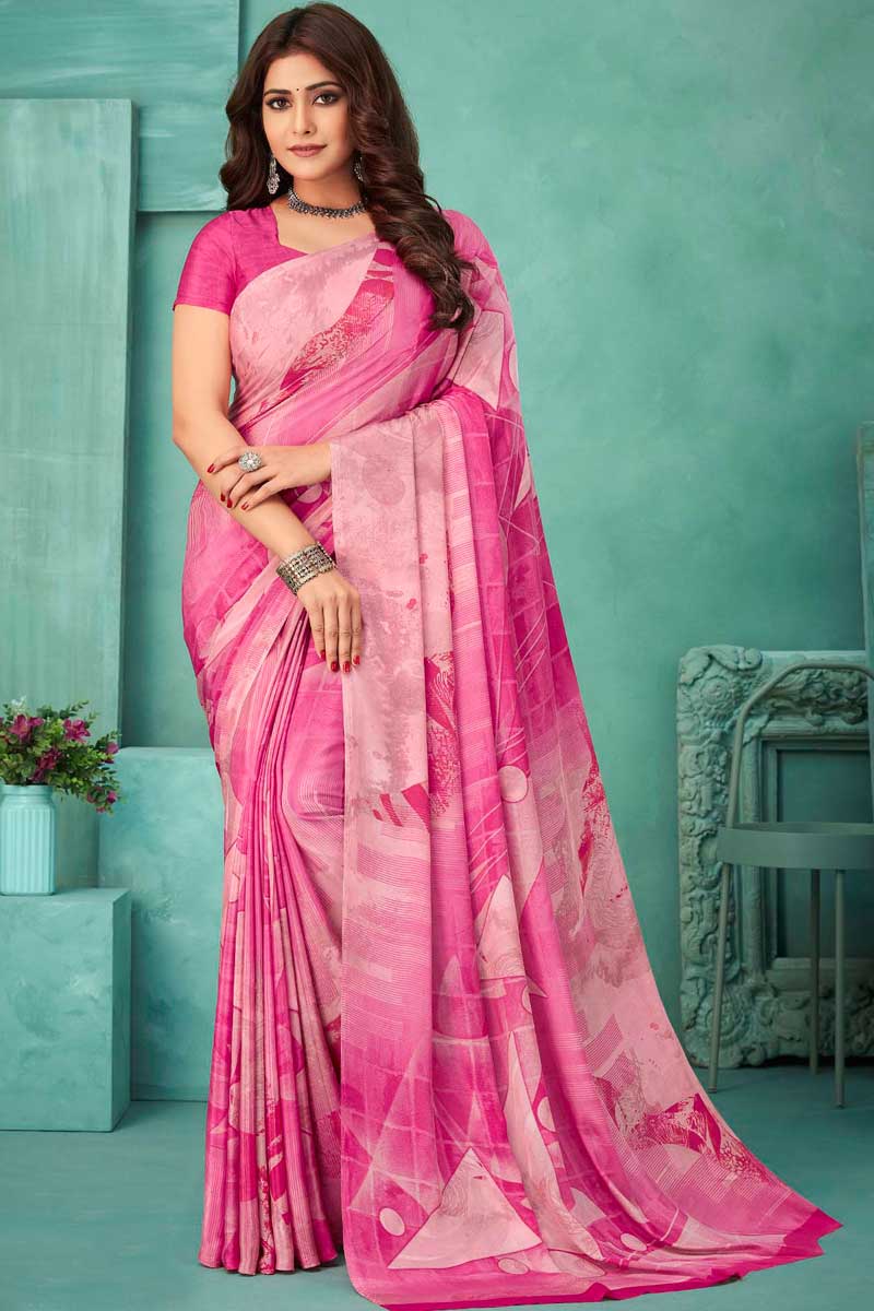 Marvellous Casual Wear Crepe Fabric Printed Saree In Pink Color