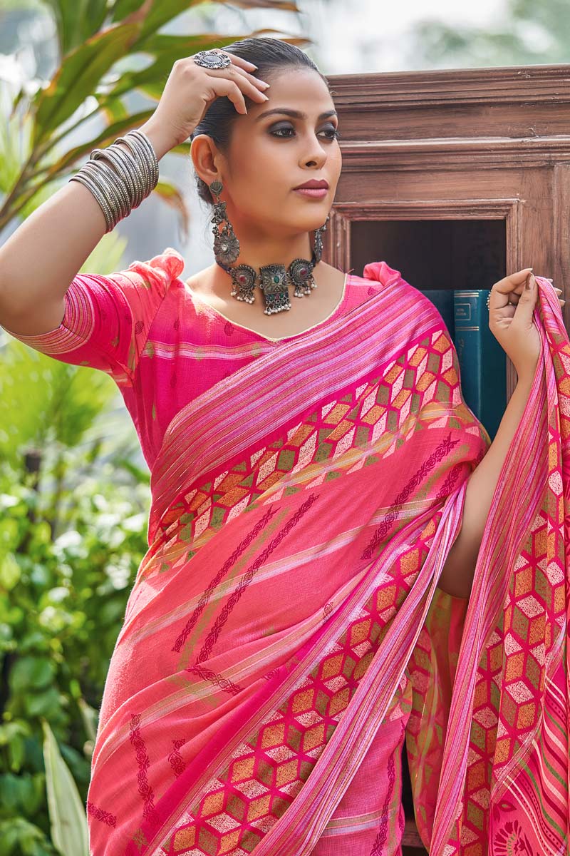 Pink Color Linen Fabric Beguiling Saree With Printed Work In Casual Wear