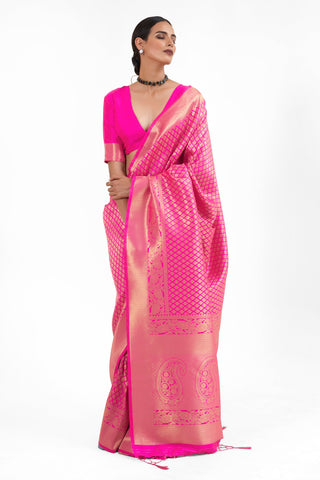 Appealing Handloom Weaving Silk Saree In Magenta Color