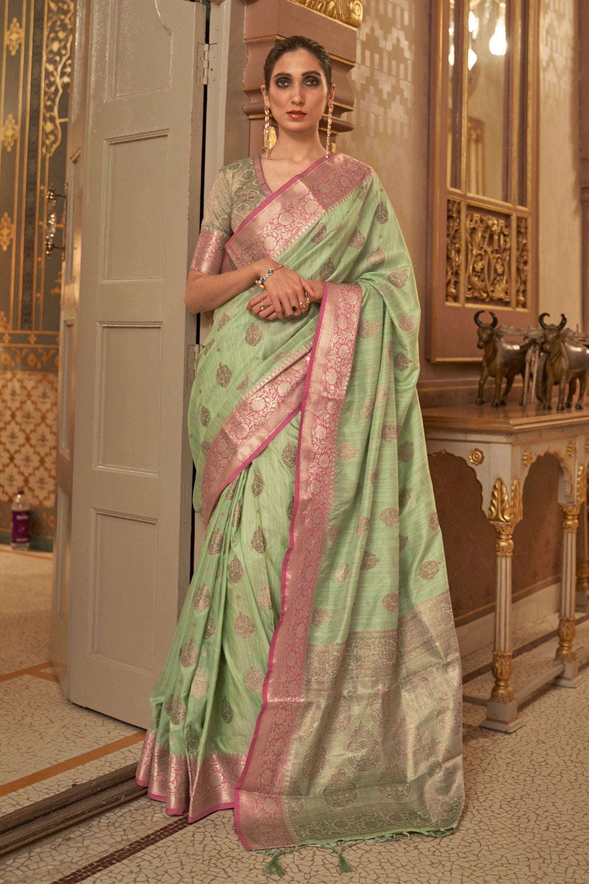 Sea Green Color Pleasant Handloom Weaving Silk Saree