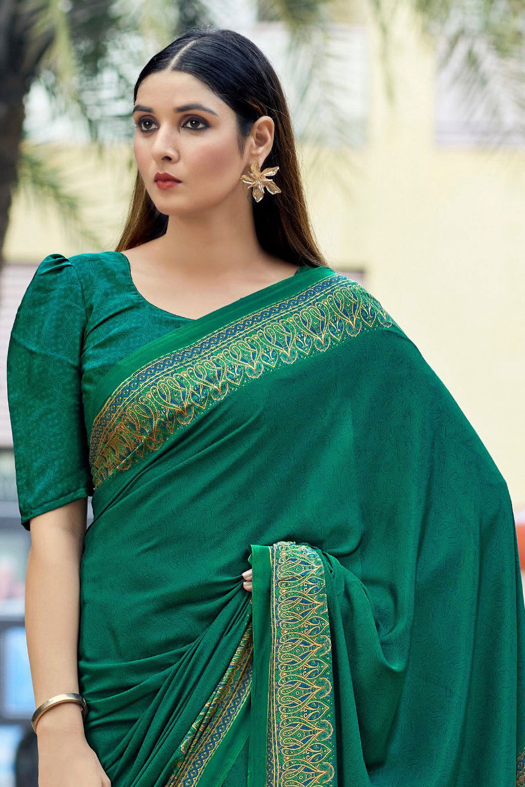 Entrancing Crepe Silk Fabric Casual Saree In Green Color With Border Work | Buy Online India