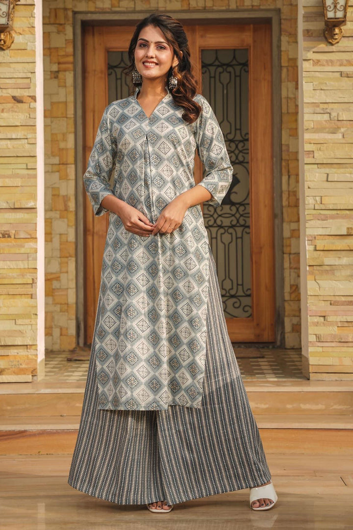Marvellous Rayon Fabric Digital Printed Kurti With Bottom In Grey Color