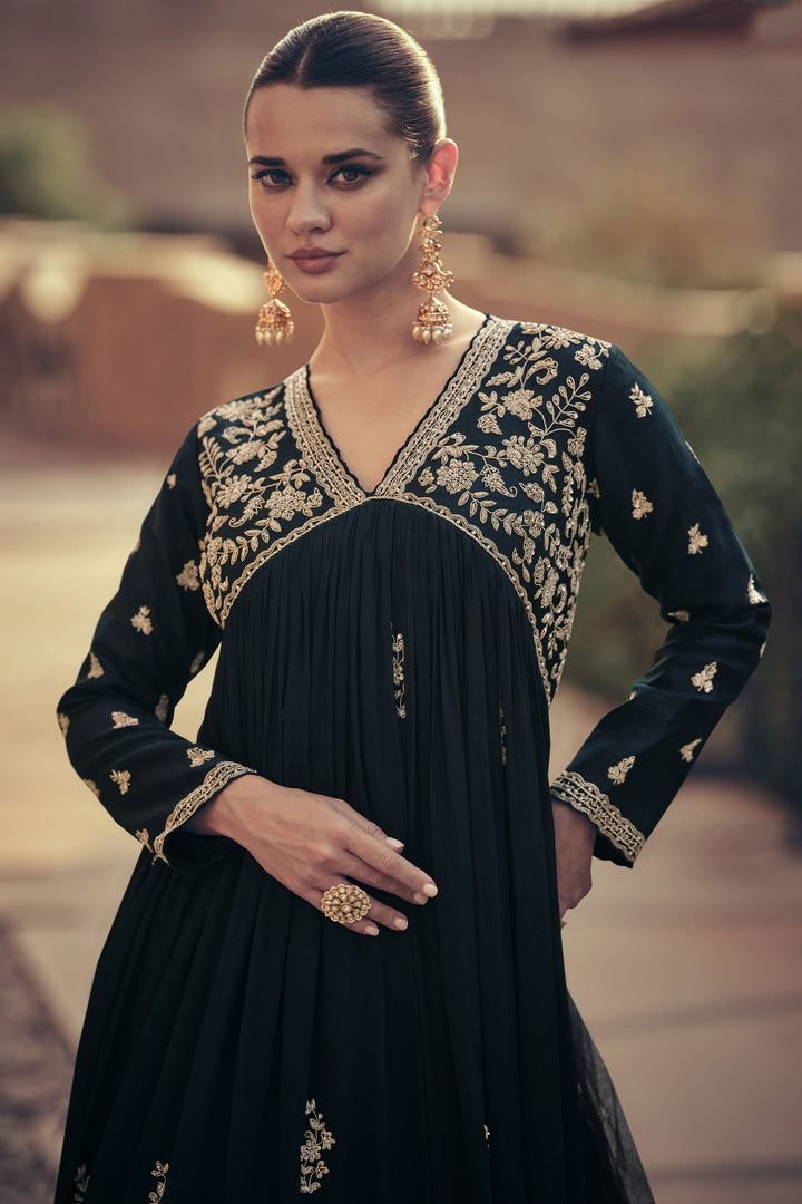 Eugeniya Belousova Chinon Silk Fabric Glamorous Gown With Dupatta In Black Color