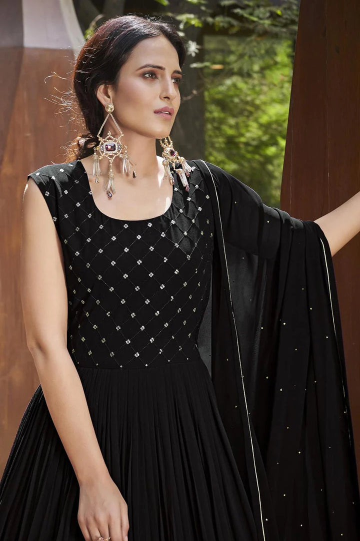 Black Color Glorious Gown With Dupatta In Georgette Fabric