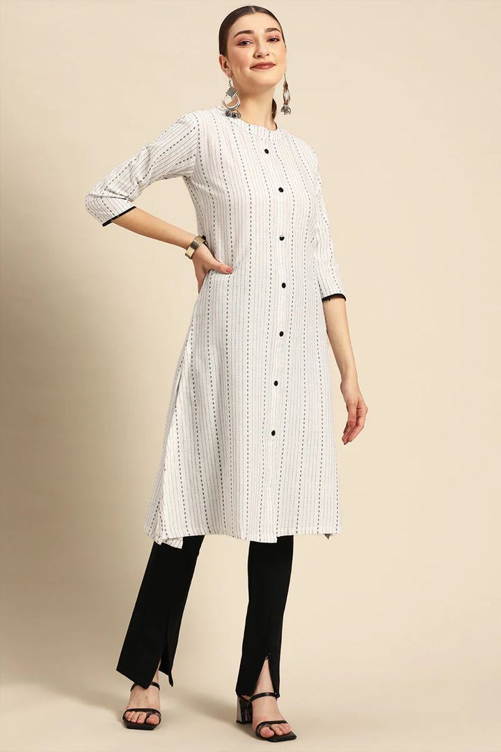 Cotton Fabric White Color Engaging Kurti In Casual Look