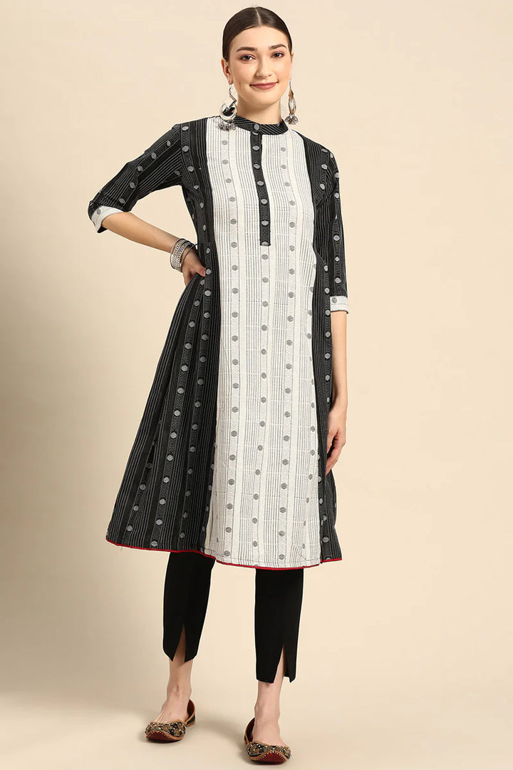 Cotton Fabric White Color Kurti In Intricate Casual Look